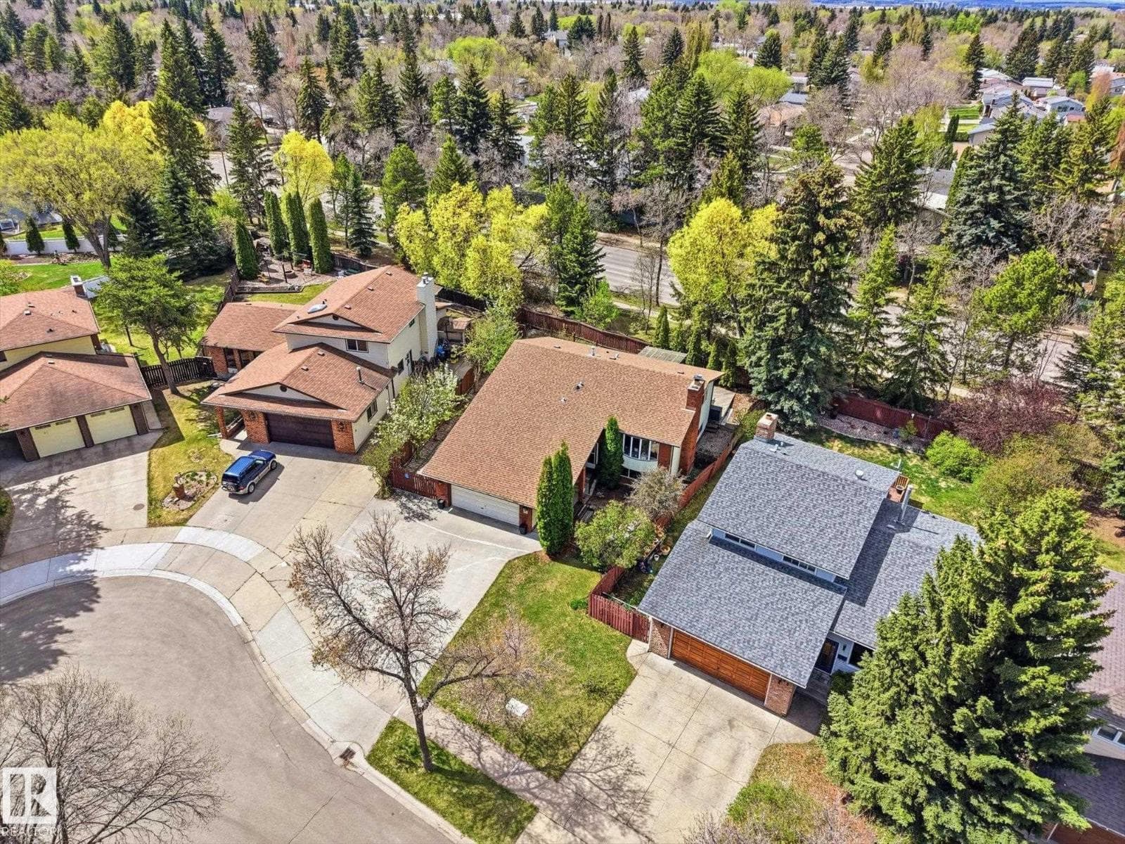 45 LORNE CR — photo 4