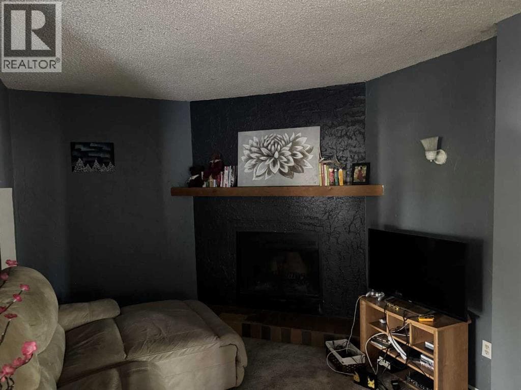 5228 48 Street — photo 4