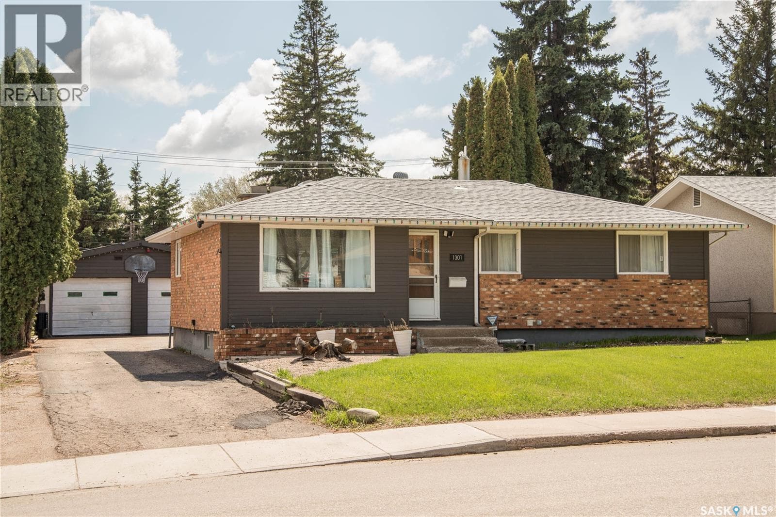 1301 33rd STREET W