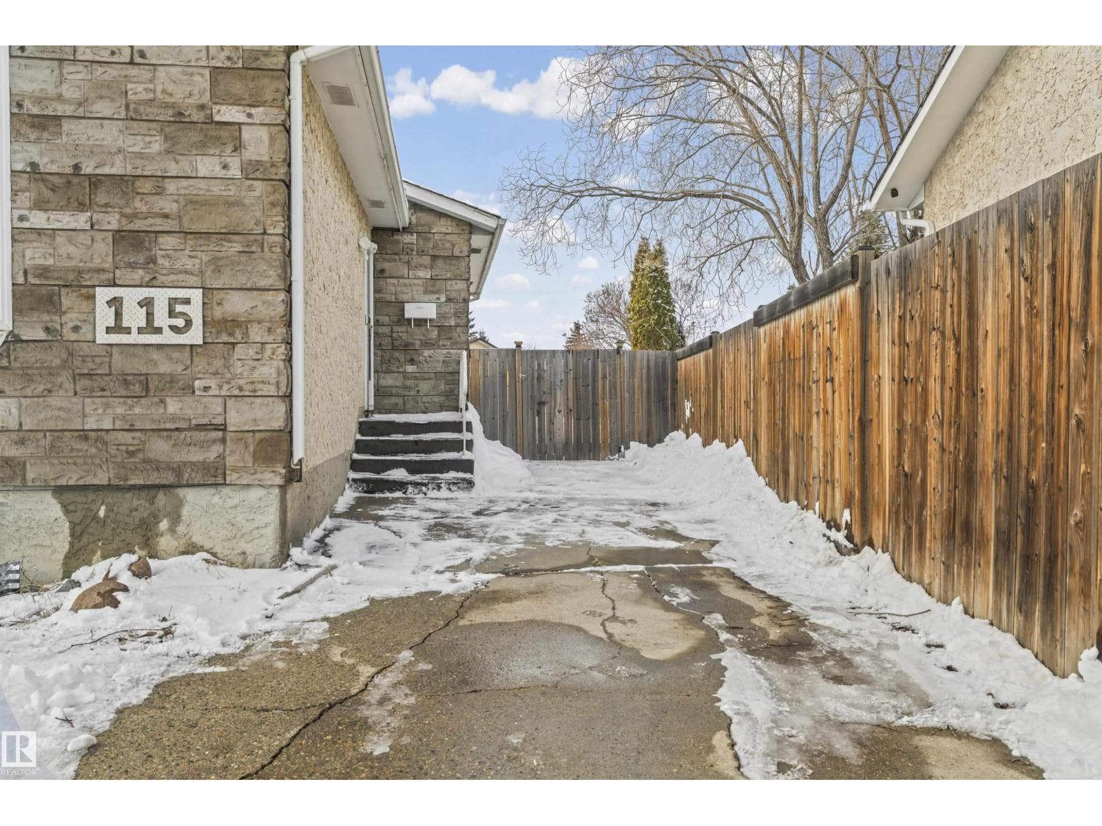 115 WARWICK RD NW — photo 4
