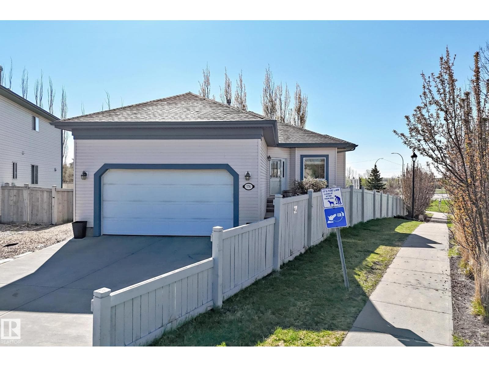 576 GLENWRIGHT CR NW — photo 2