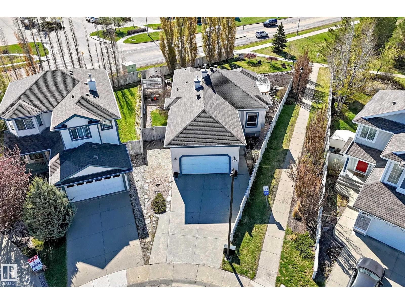 576 GLENWRIGHT CR NW — photo 3