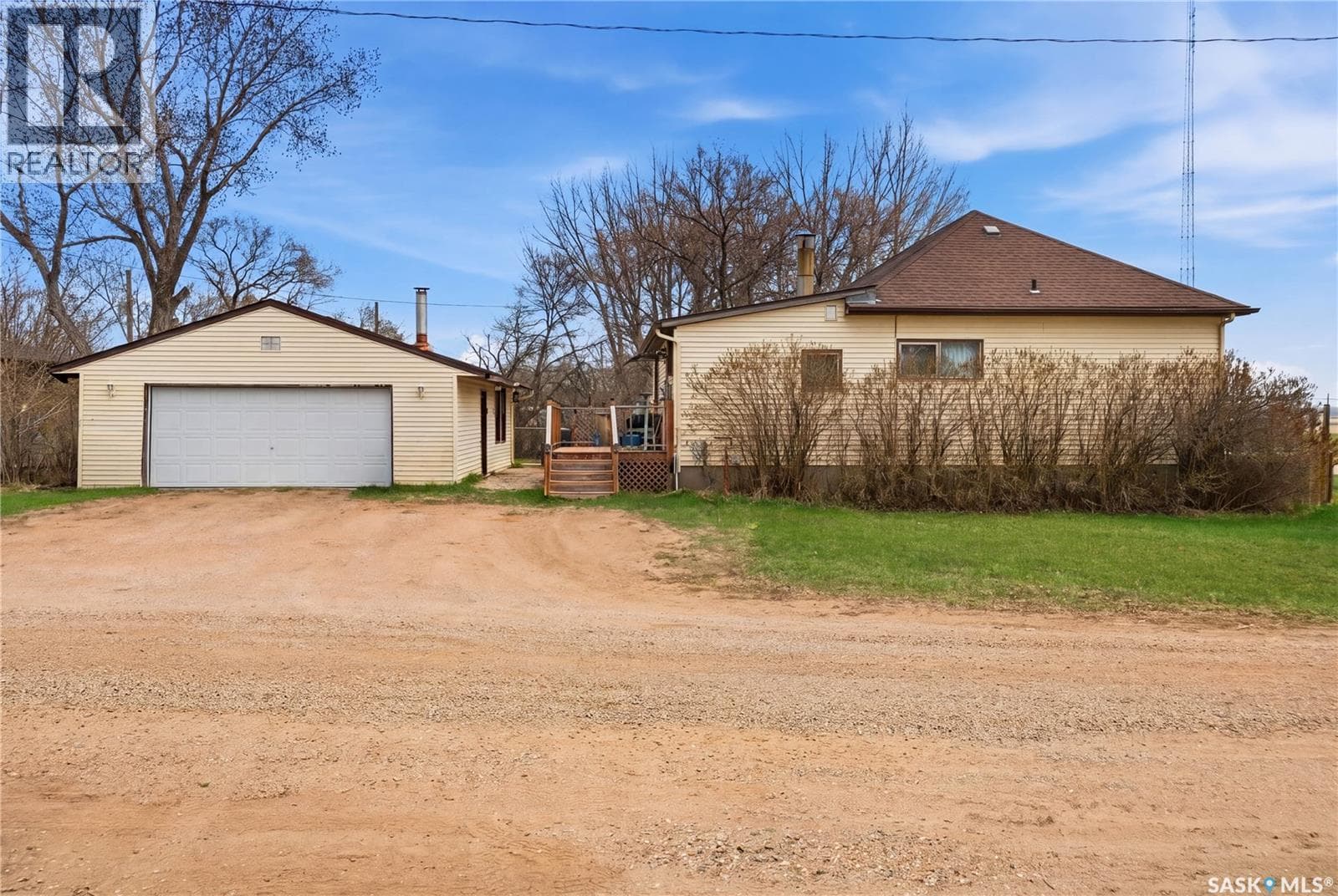 210 Railway AVENUE — photo 3