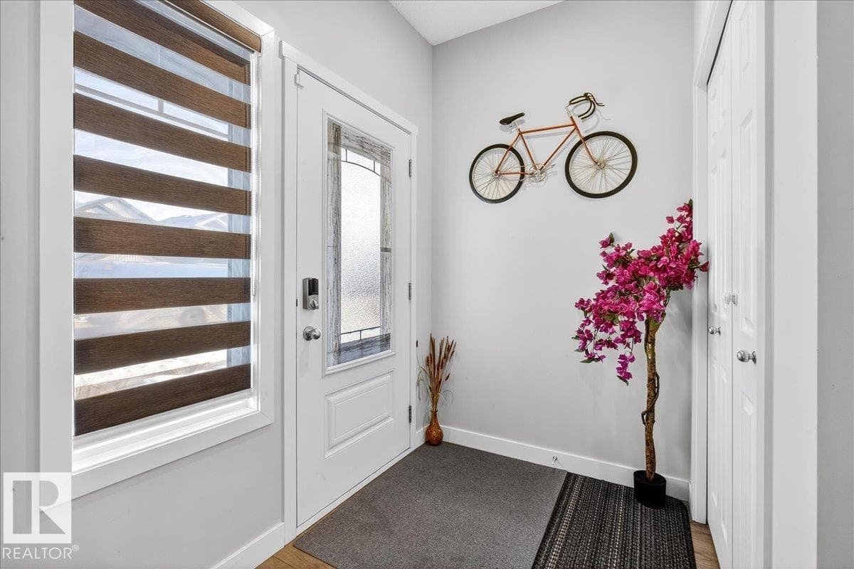 5315 22 AV SW — photo 3
