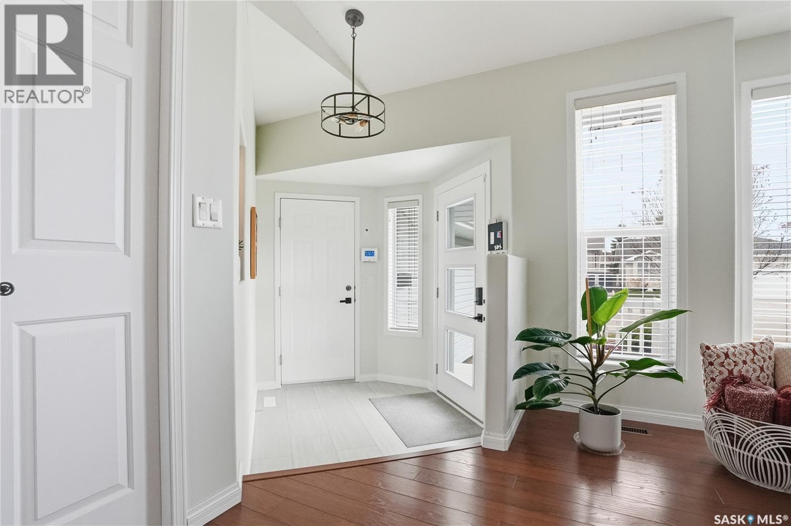223 Pobran LANE — photo 3