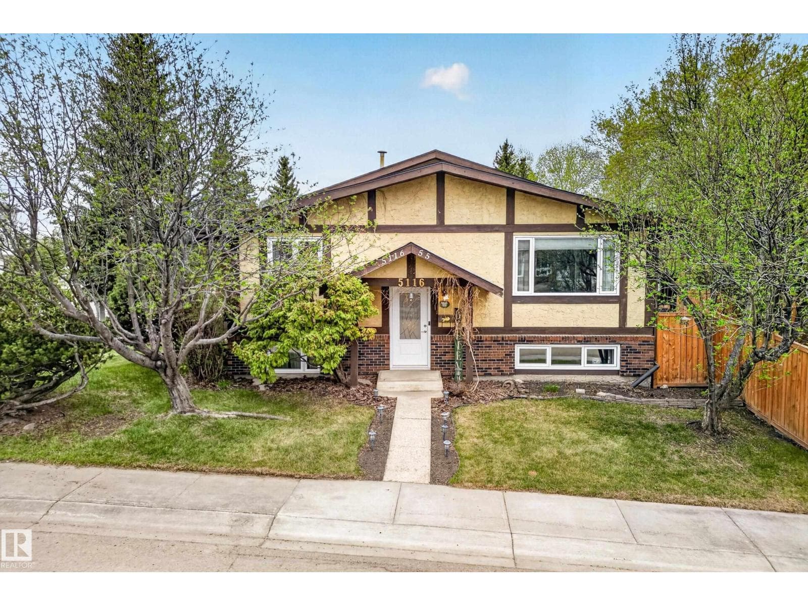 5116 55 ST