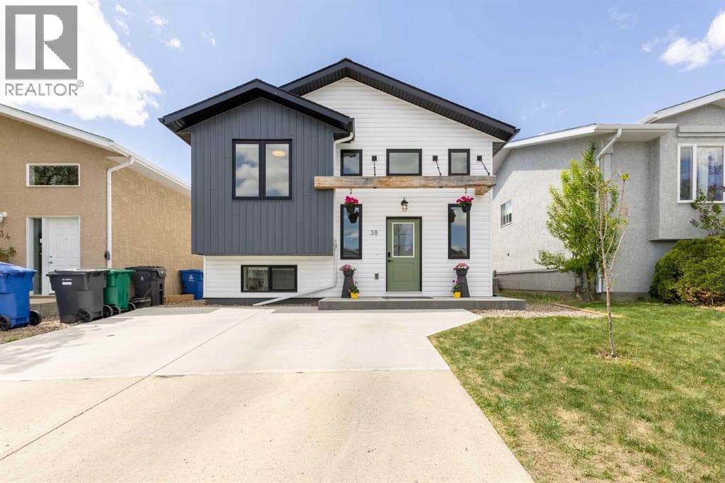 38 Blackfoot Road W