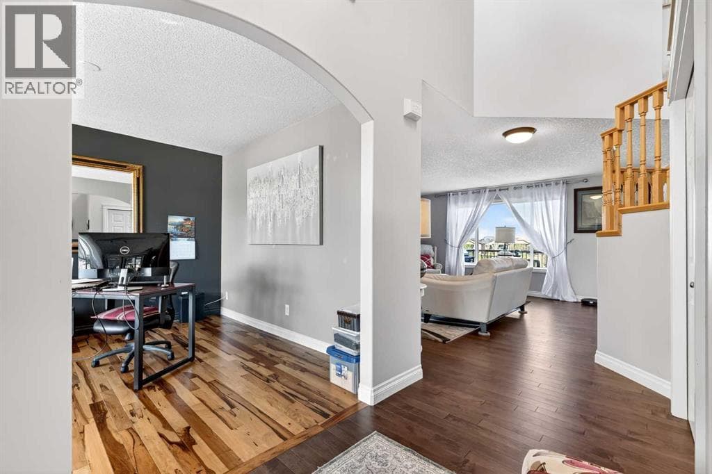 525 High Park Court NW — photo 2
