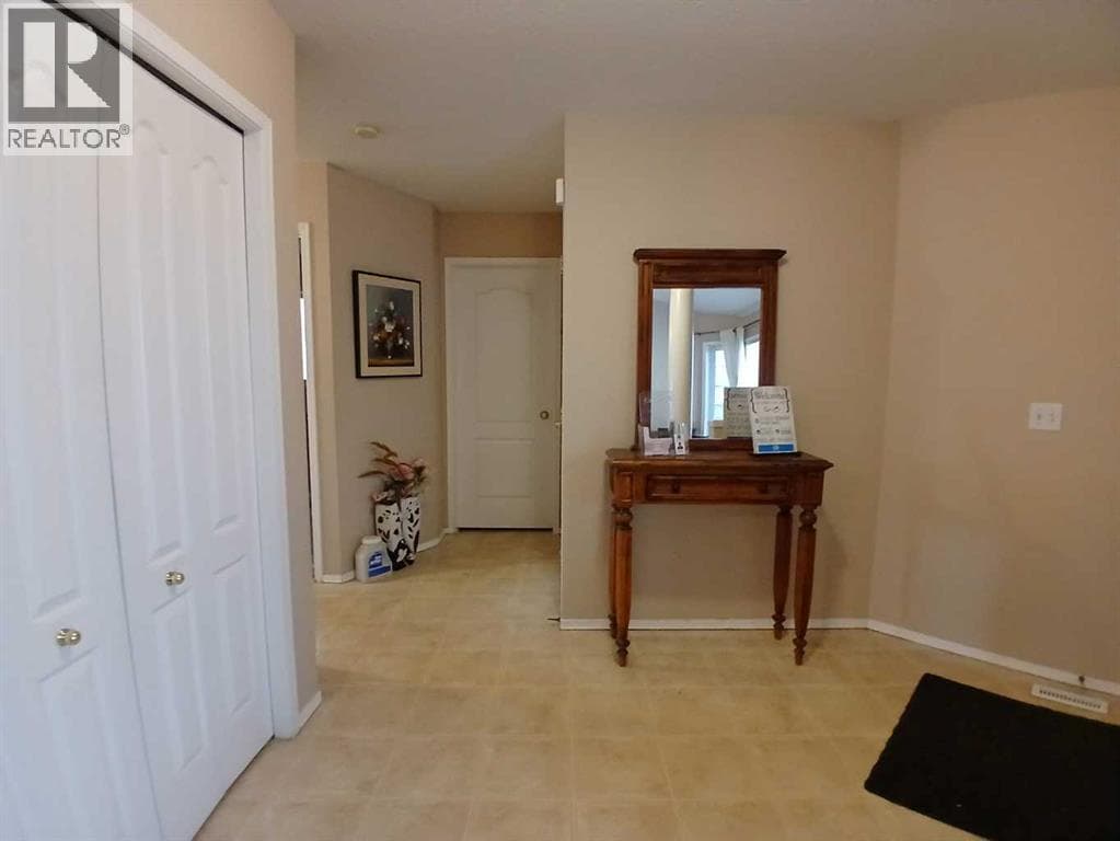 141 Arbour Stone Close NW — photo 4