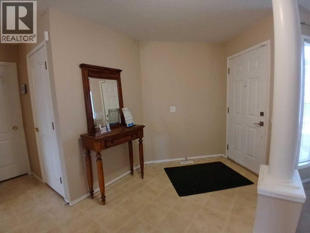 141 Arbour Stone Close NW — photo 3