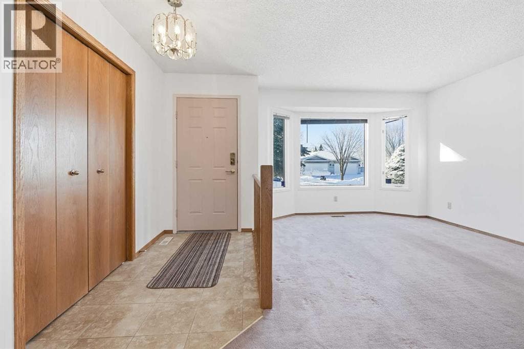 12 Arbour Cliff Close NW — photo 2
