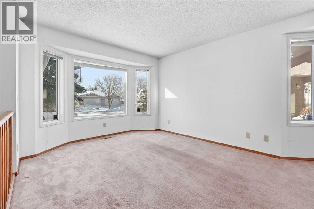12 Arbour Cliff Close NW — photo 4
