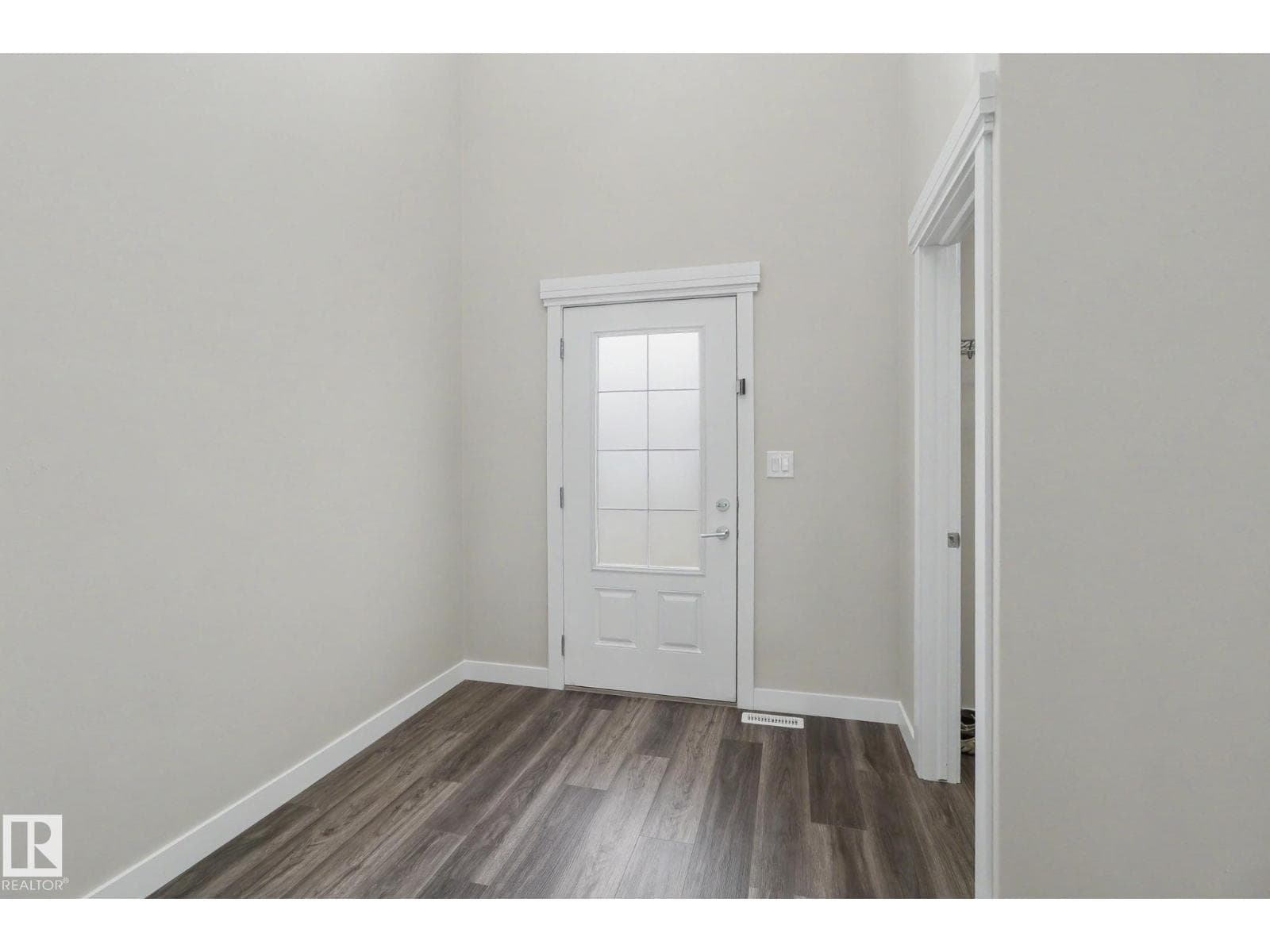 2547 AMERONGEN CR SW — photo 5