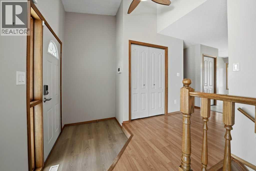 138 Duncan Crescent — photo 2