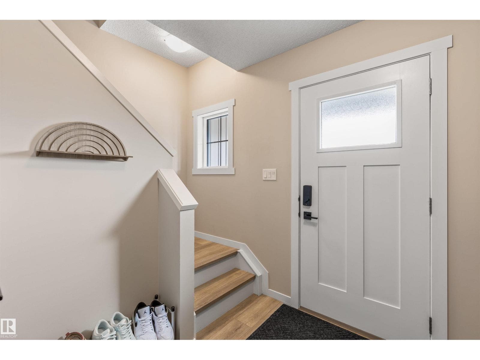 19220 27 AV NW — photo 5