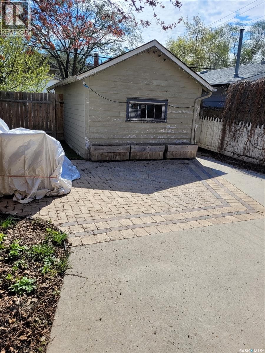 916 6th AVENUE N — photo 3