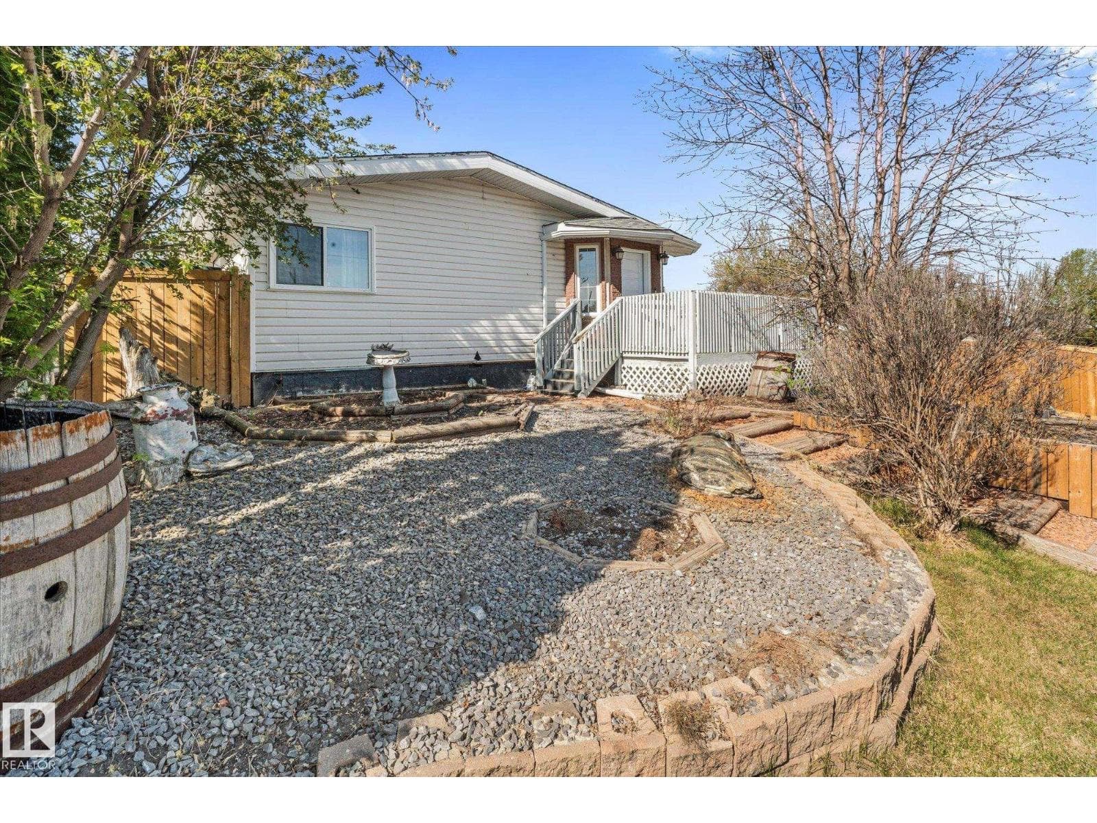 4759 48 ST — photo 5
