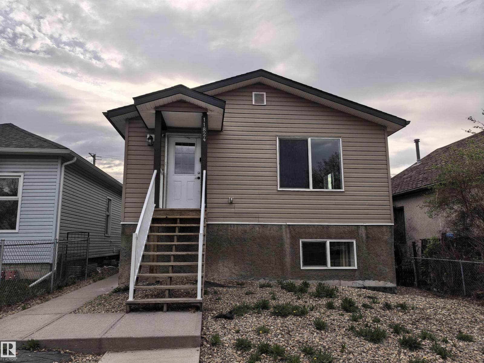 11824 93 ST NW