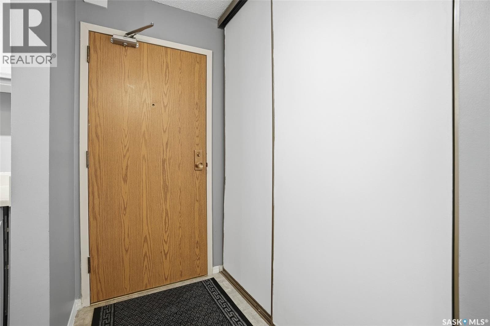 214 207C Tait PLACE — photo 4