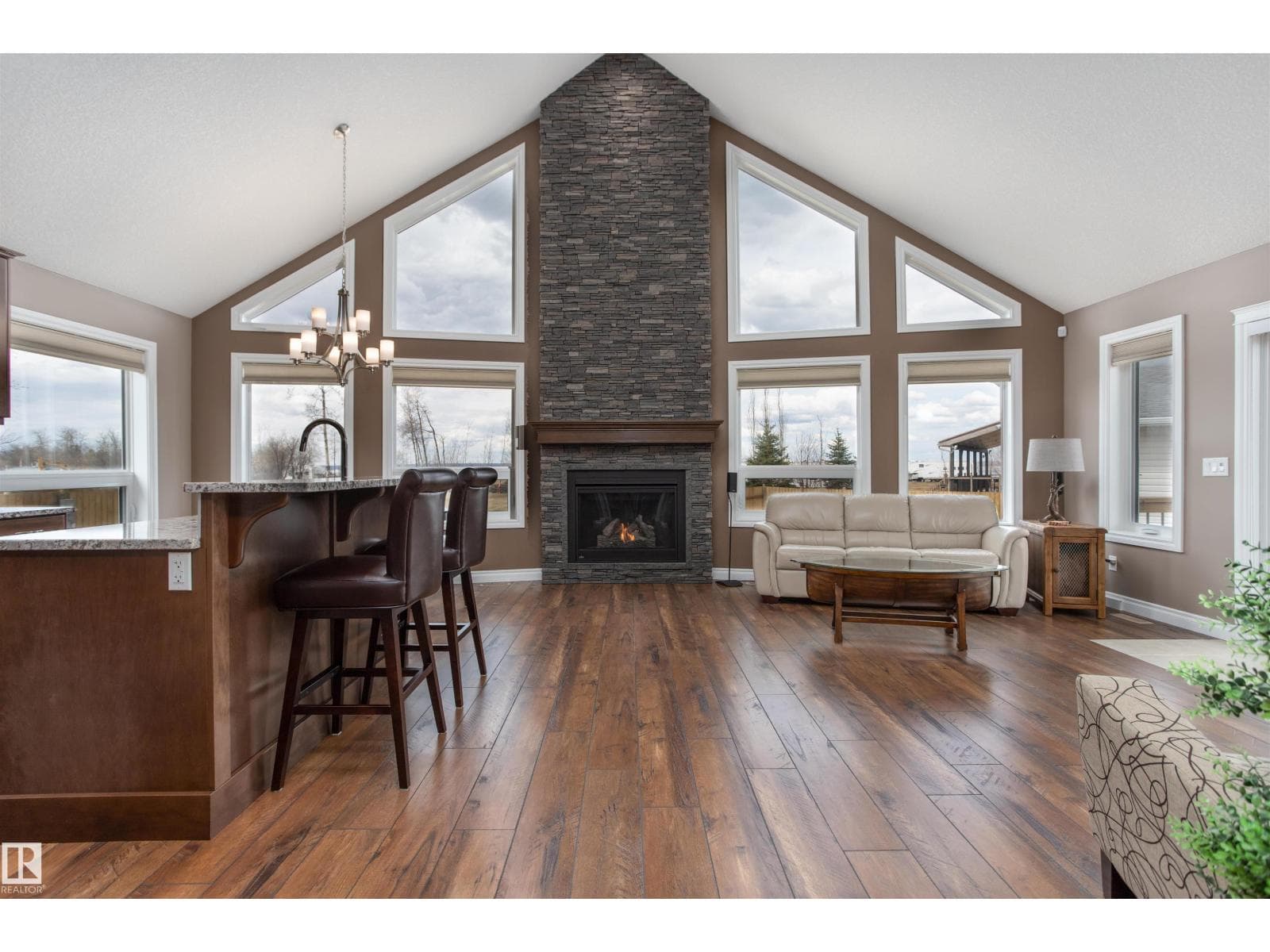 #219 162 PEACE RIVER AV — photo 5
