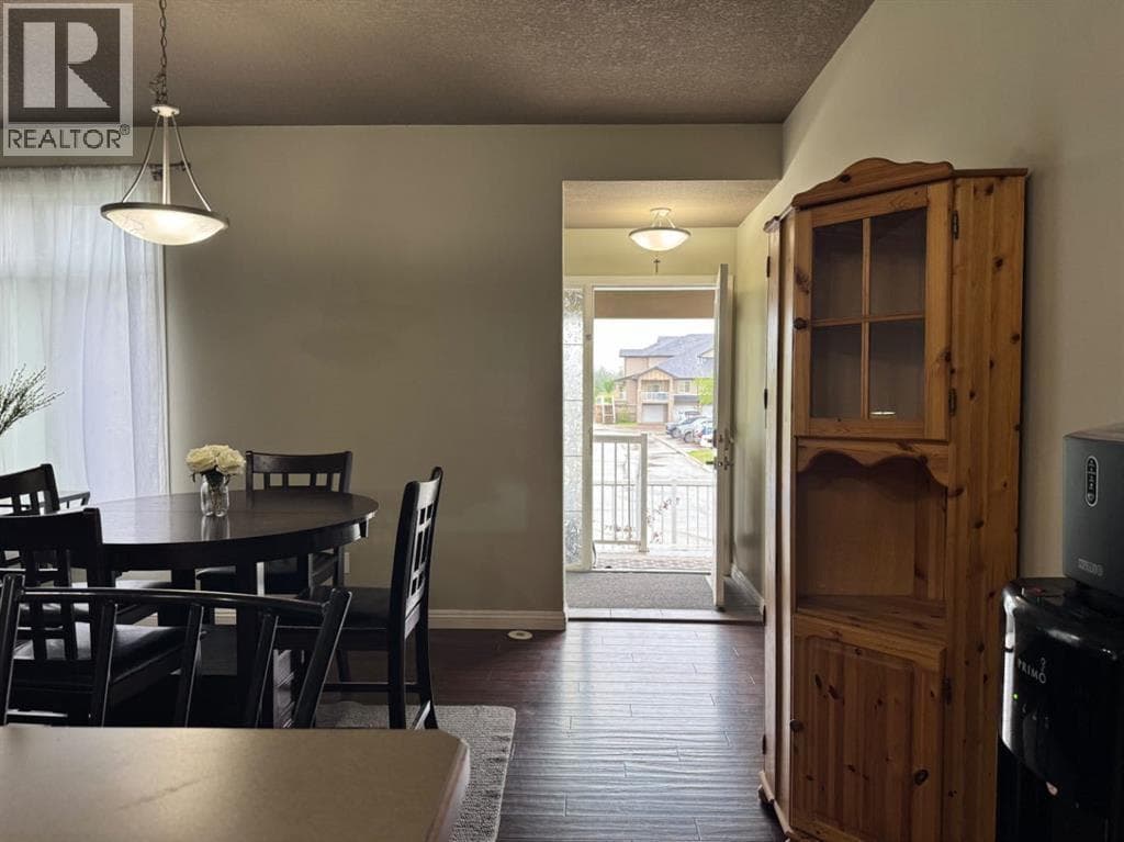 101, 105 Fontaine Crescent SE — photo 5