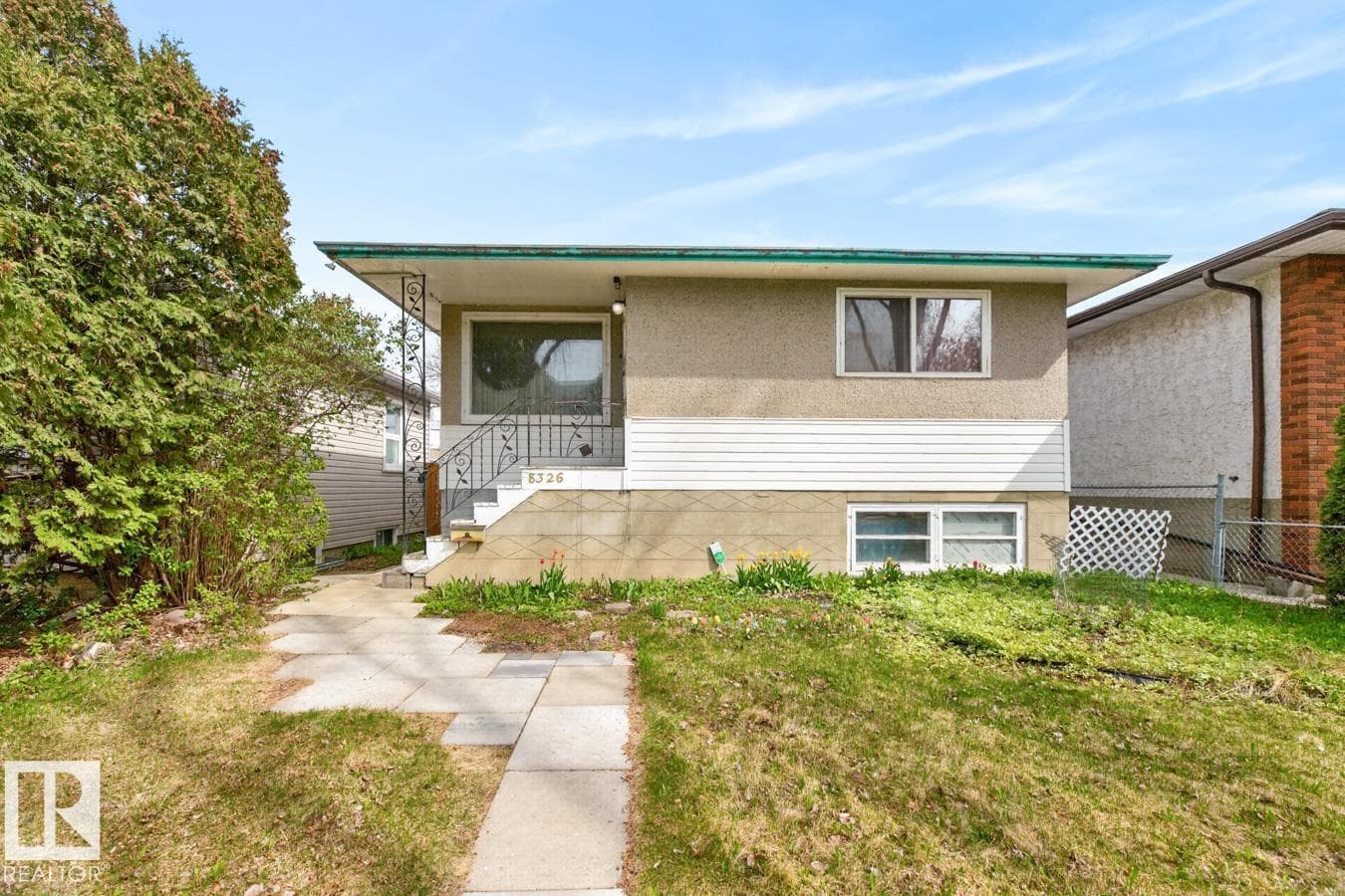 8326 81 AV NW