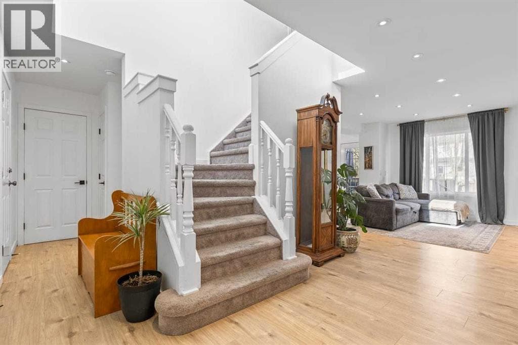 72 Crystalridge Crescent — photo 4