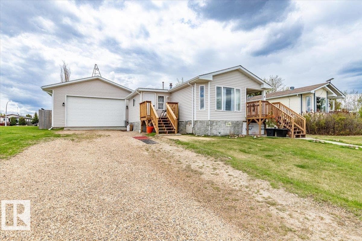 6 Woodcroft PL