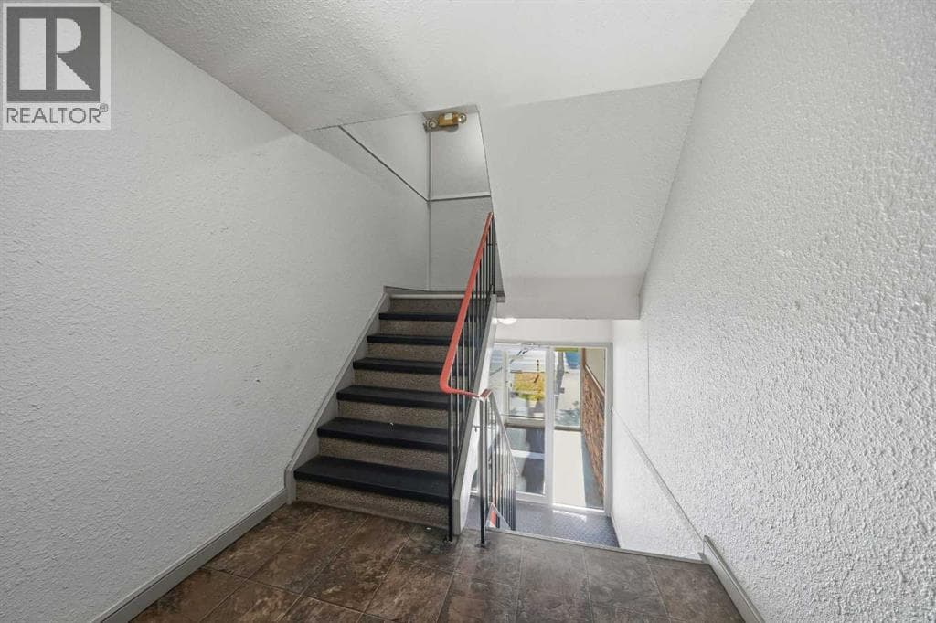 4746 55 Street — photo 5
