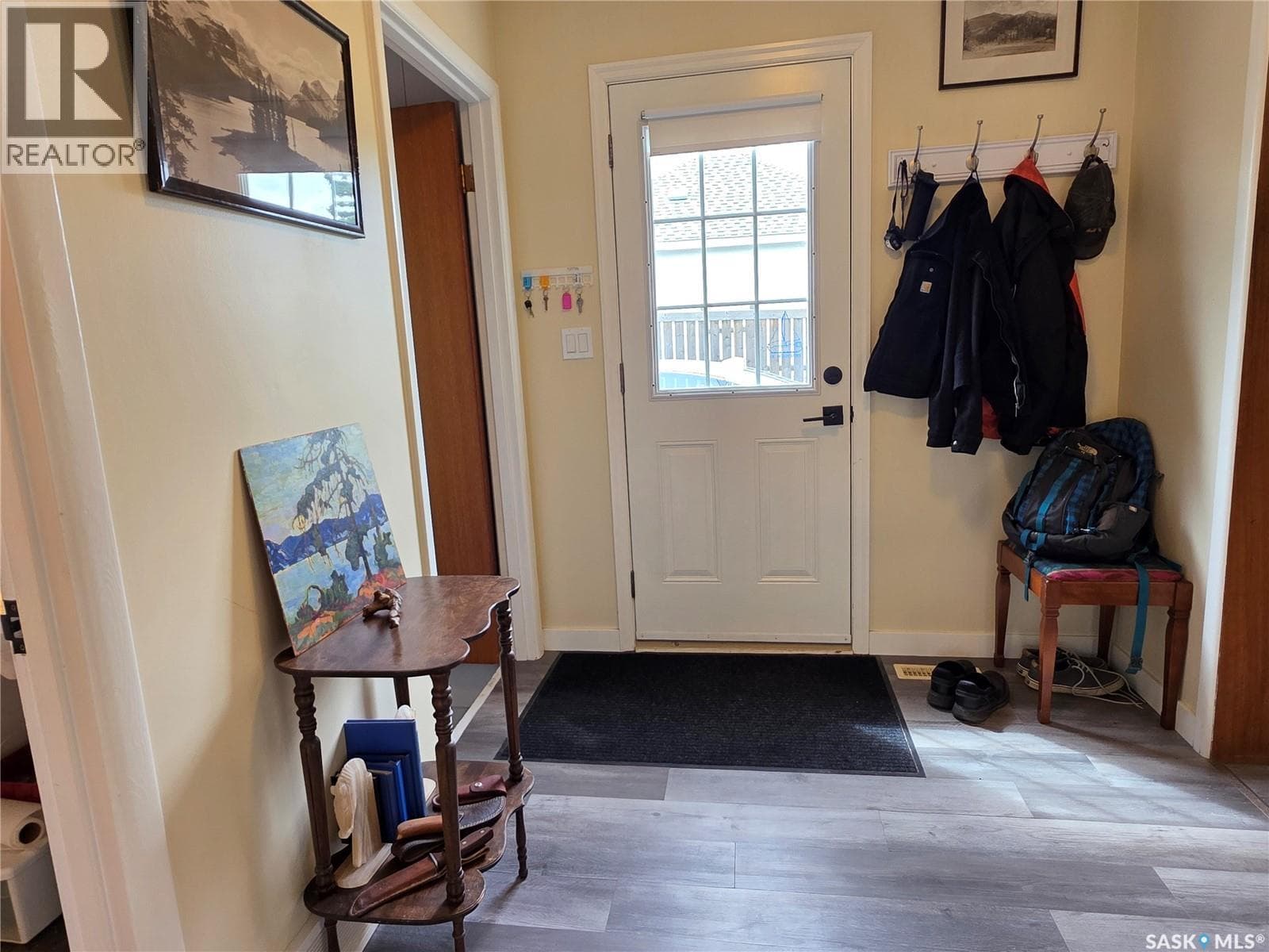 205 Warwick STREET — photo 2