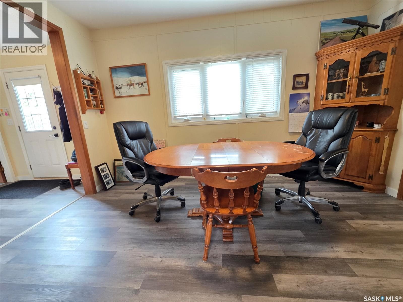 205 Warwick STREET — photo 4