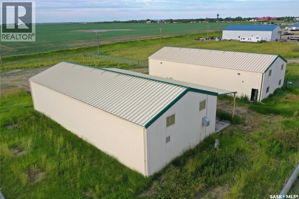 621 Industrial ROAD — photo 3