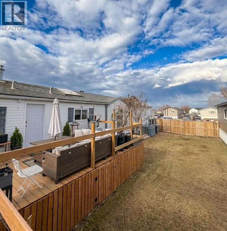 284 Caouette Crescent — photo 2