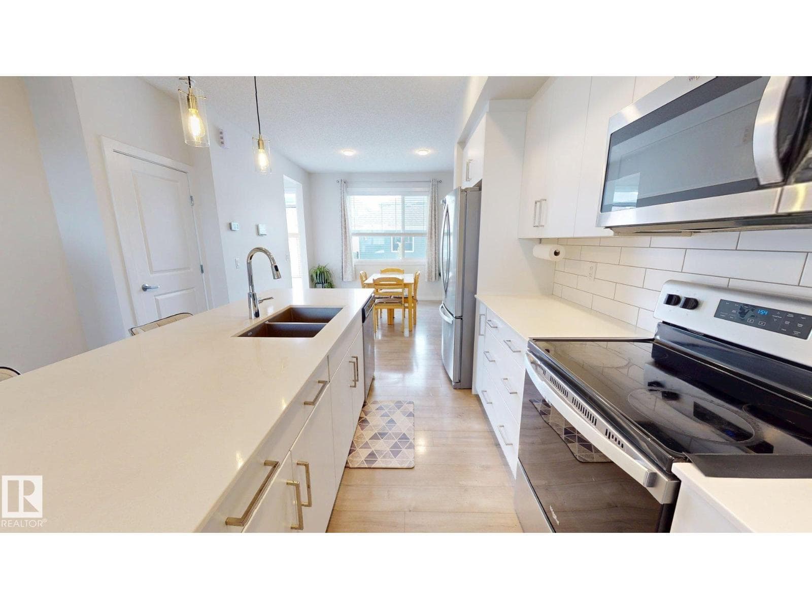 2093 MAPLE RD NW — photo 4