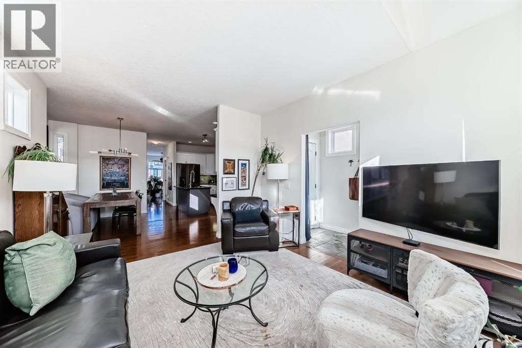 1436 41 Street SW — photo 5