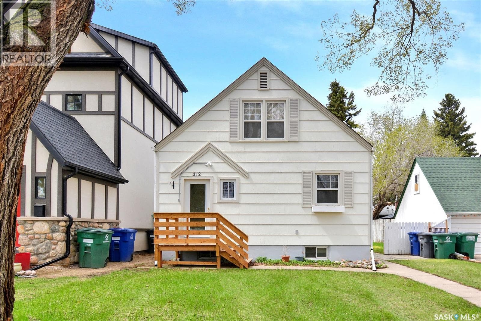 312 McKinnon AVENUE S