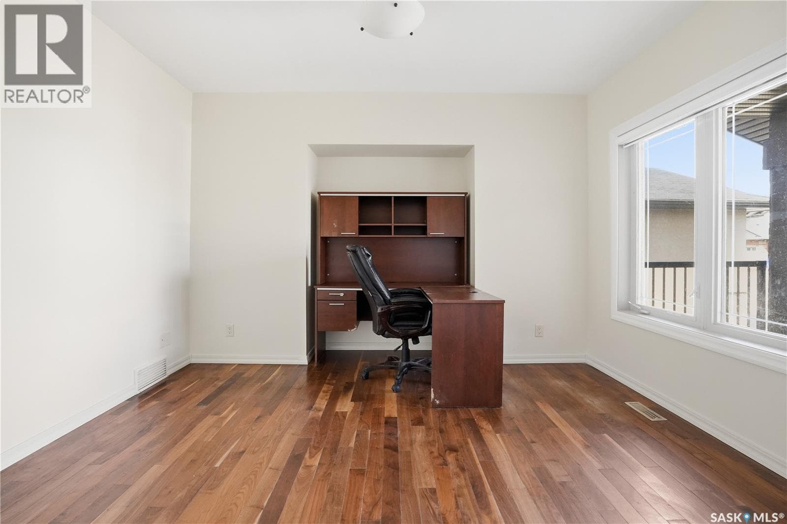 7111 Wascana Cove DRIVE — photo 5