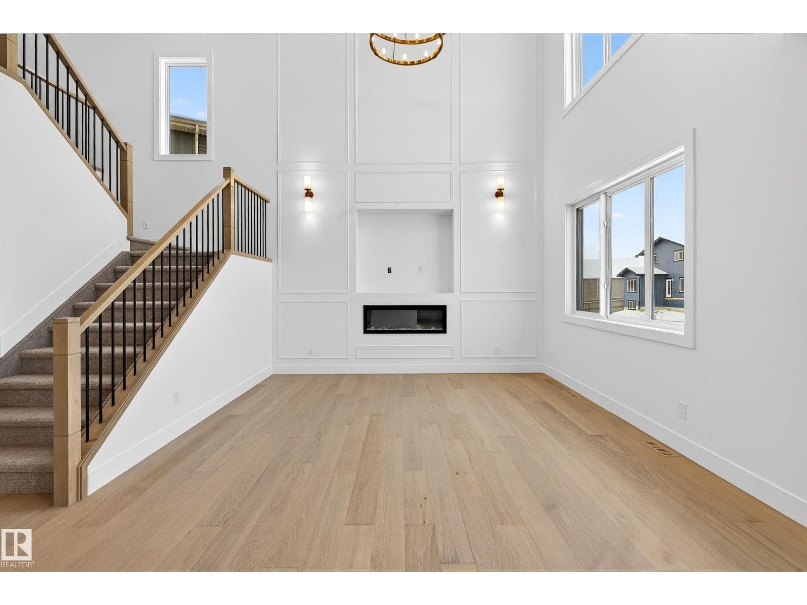 82 Baker ST