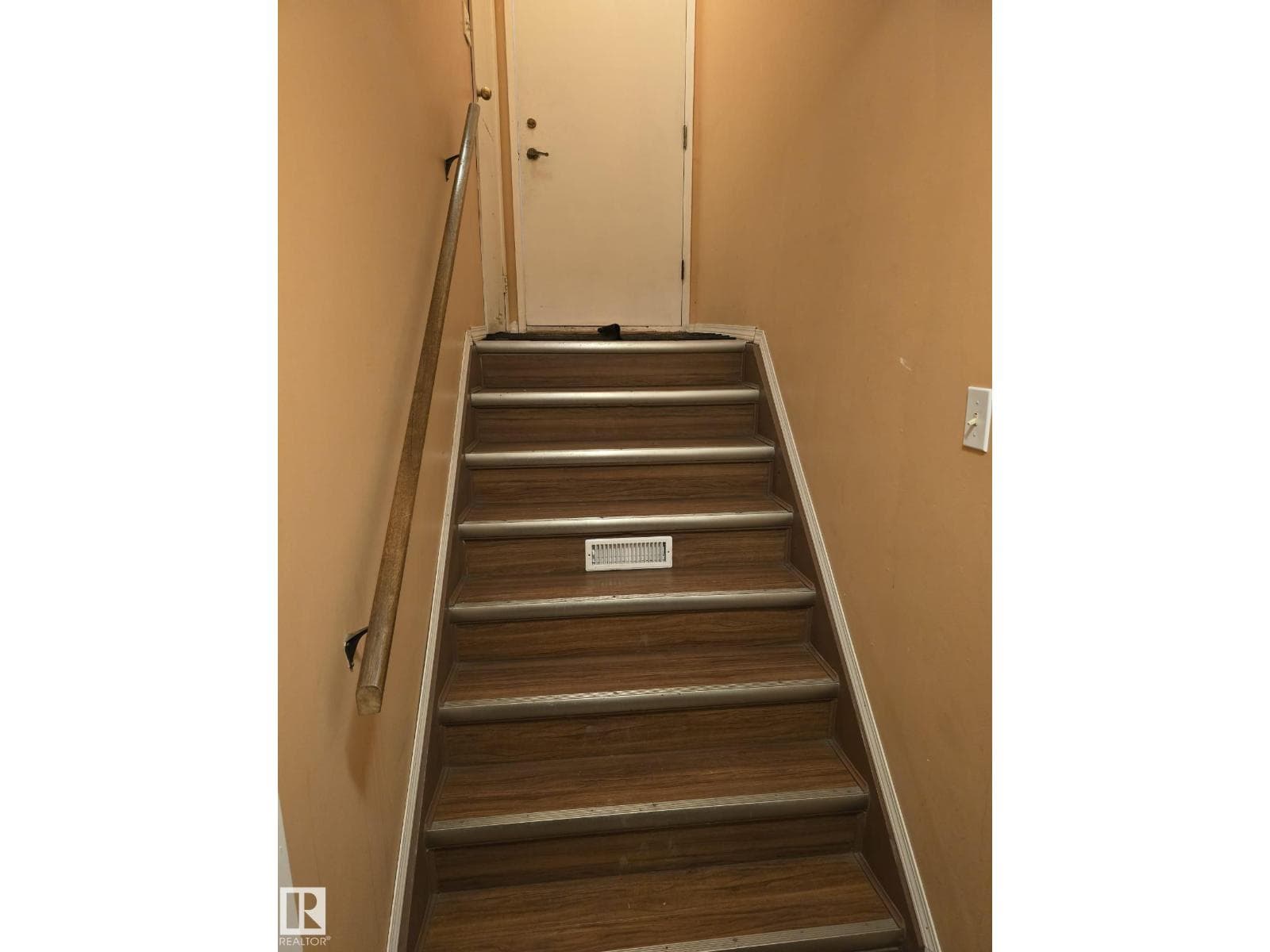 11927 85 ST NW NW — photo 5
