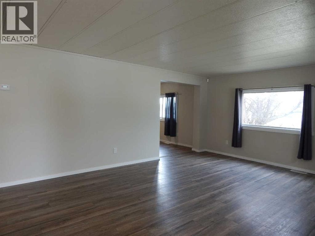 2222 21 Street — photo 4