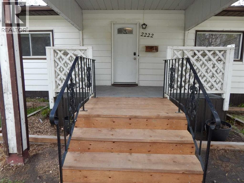 2222 21 Street — photo 3