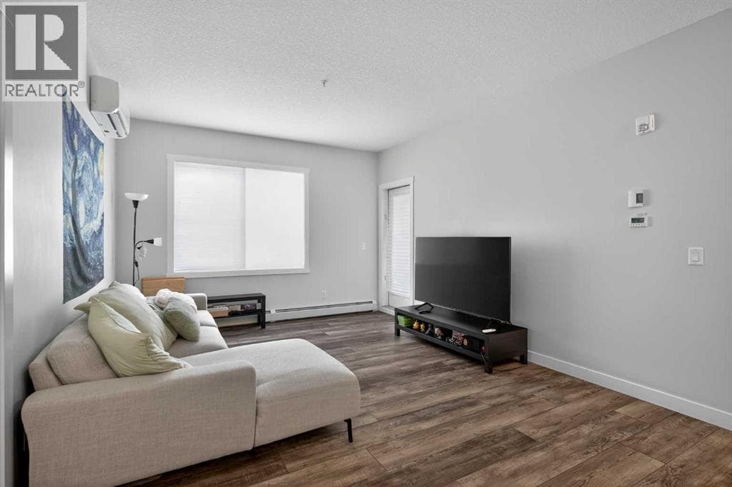 301, 55 Wolf Hollow Crescent SE — photo 3
