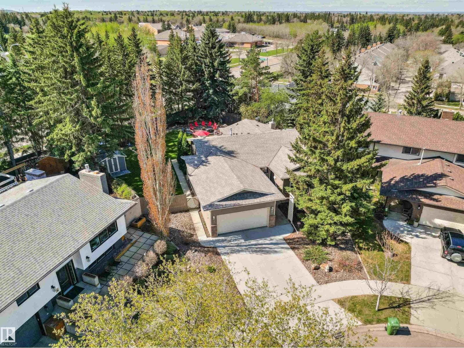 7 WESTVIEW PL