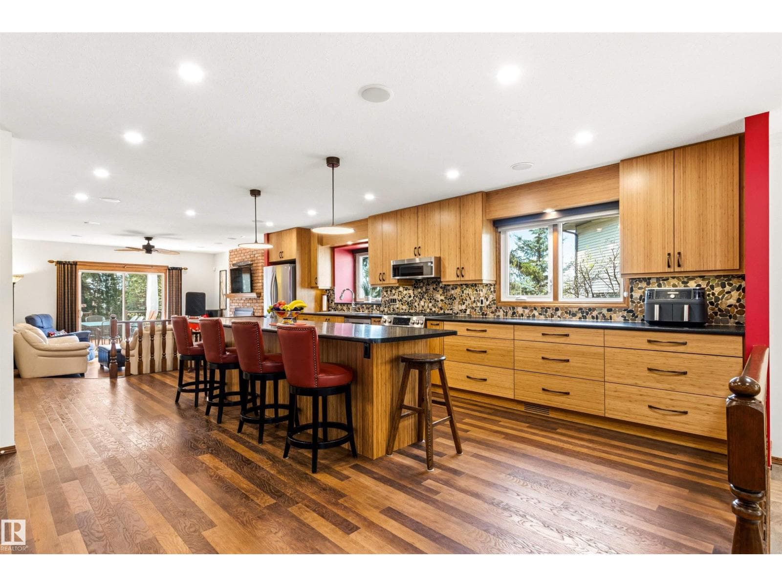7 WESTVIEW PL — photo 4