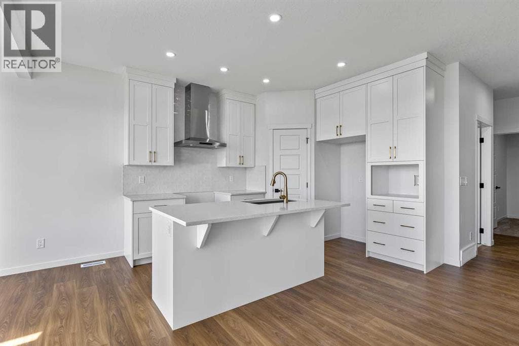 131 Corner Glen Grove NE