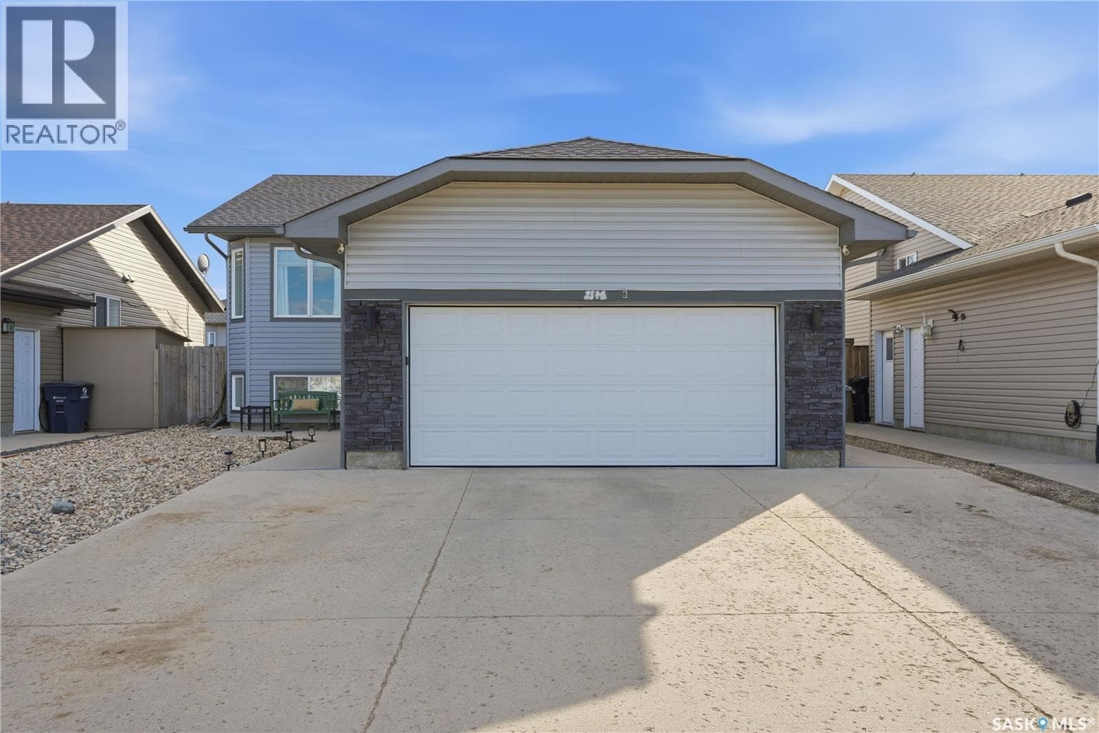 2146 Rosewood DRIVE — photo 2