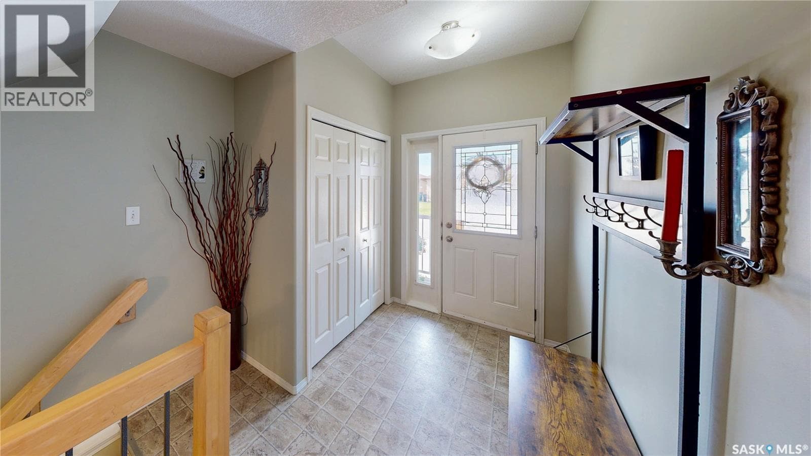 2 22 QU'APPELLE CRESCENT — photo 2