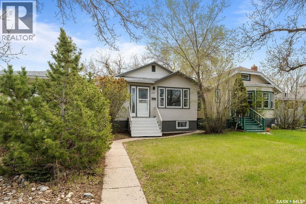 2111 Queen STREET — photo 2