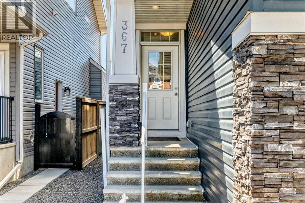 367 Evanspark Gardens NW — photo 3