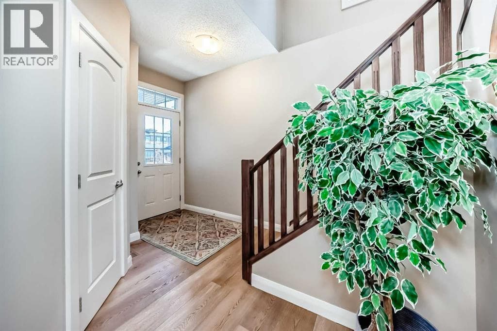 367 Evanspark Gardens NW — photo 4